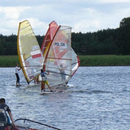 Regaty windsurfingowe na jeziorze Urszulewo